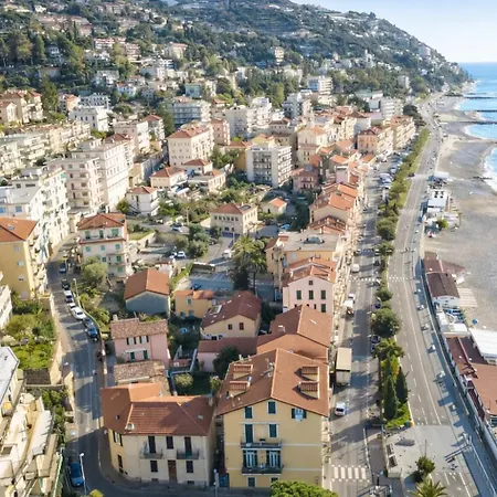 Bilocale Sul Mare- * Ospedaletti